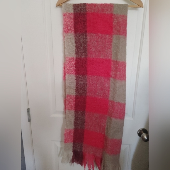 American Eagle Bright Pink Plaid Wool Mohair Blend Large Scarf - Picture 2 of 6